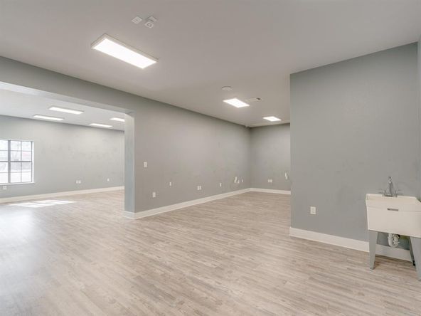 525 E Main St, Midlothian, TX 76065